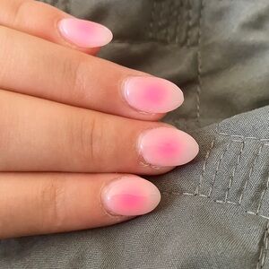 Elegant Pink Ombre Nail Artpink aura nails